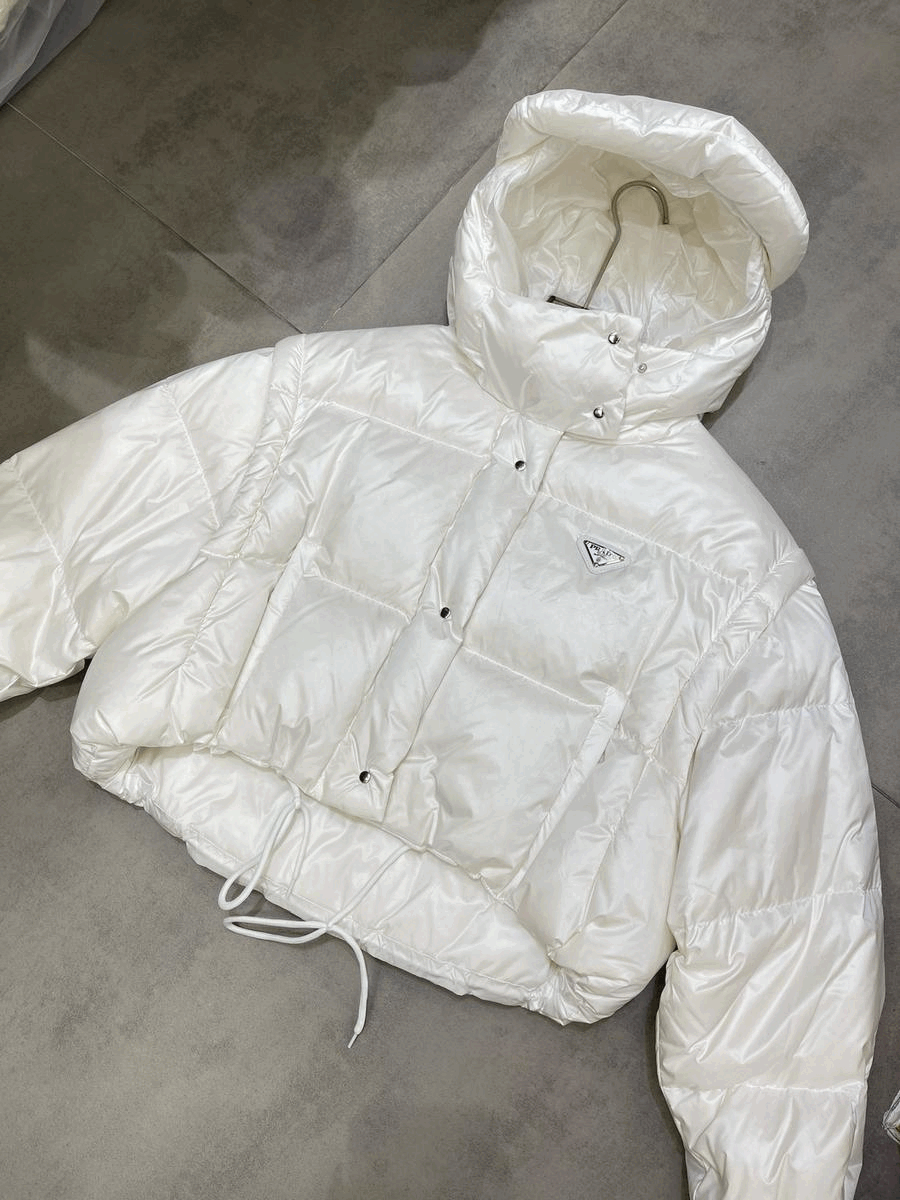 프라다 23FW 리나일론 컨버터블 크롭 다운 숏패딩