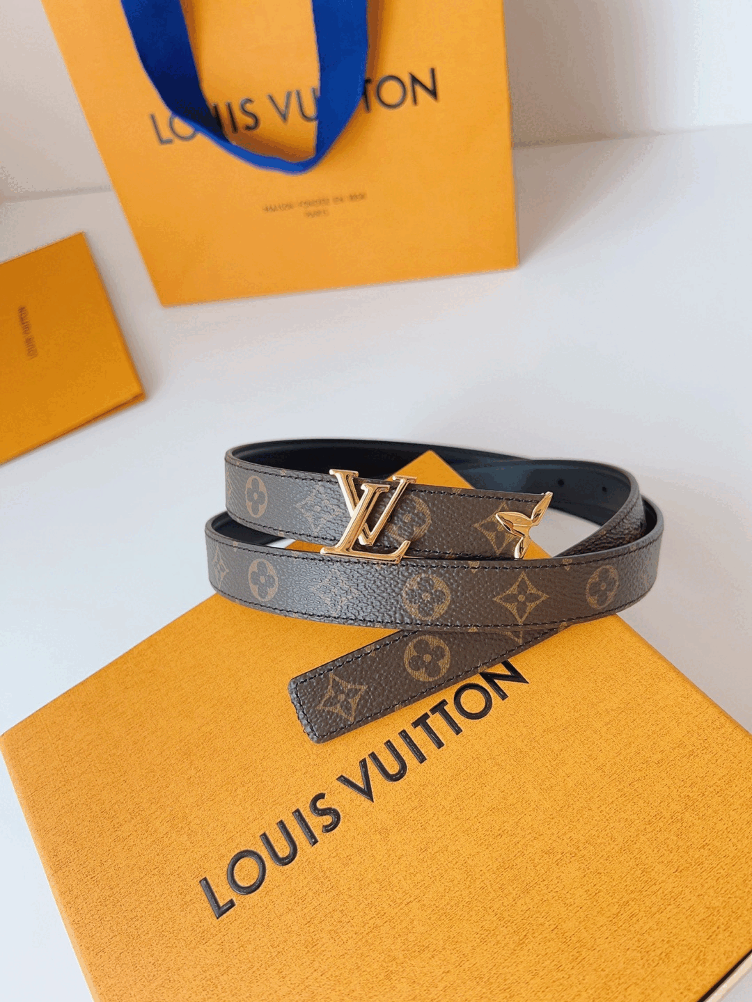 루이비통 프리티 LV 20mm 리버서블 벨트